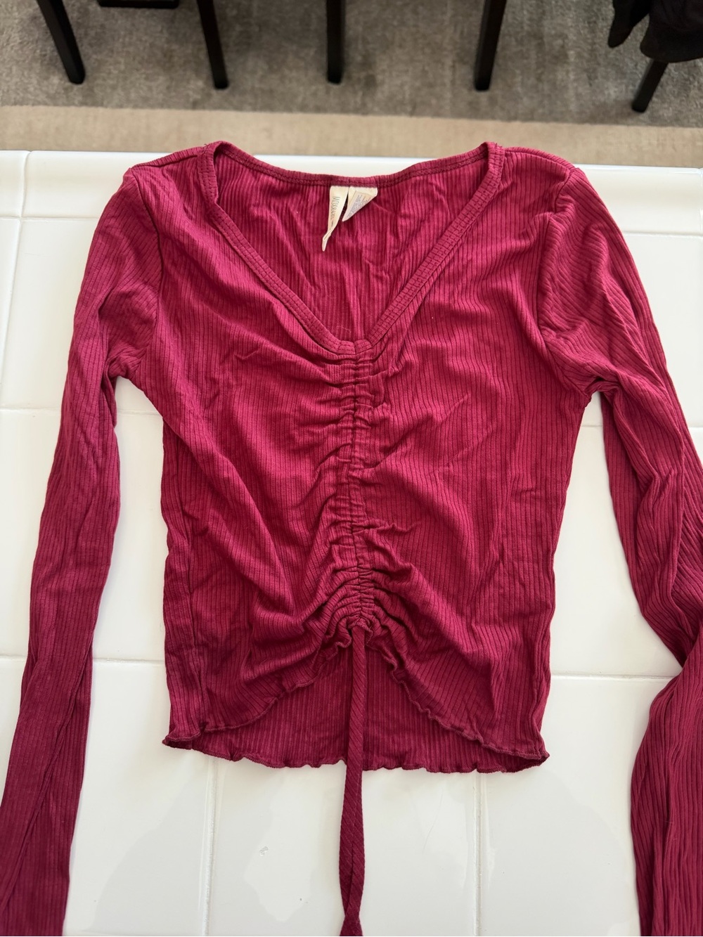 Sky and Sparrow Ruched V-Neck Long Sleeve Top in Berry